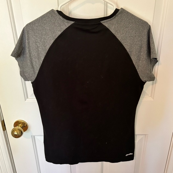 Adidas, t-shirts, like new, size Medium. - Picture 2 of 2